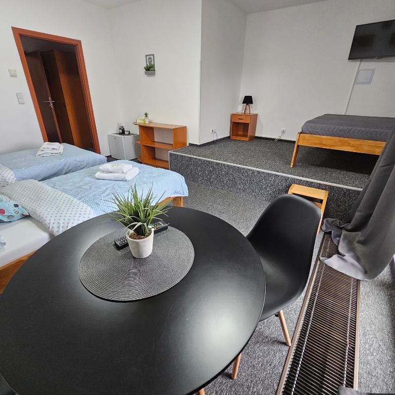 Quadruple Room with Balcony image 4