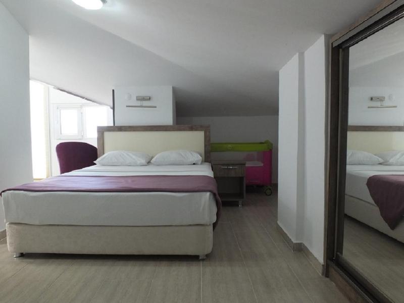Double Room with Terrace image 1