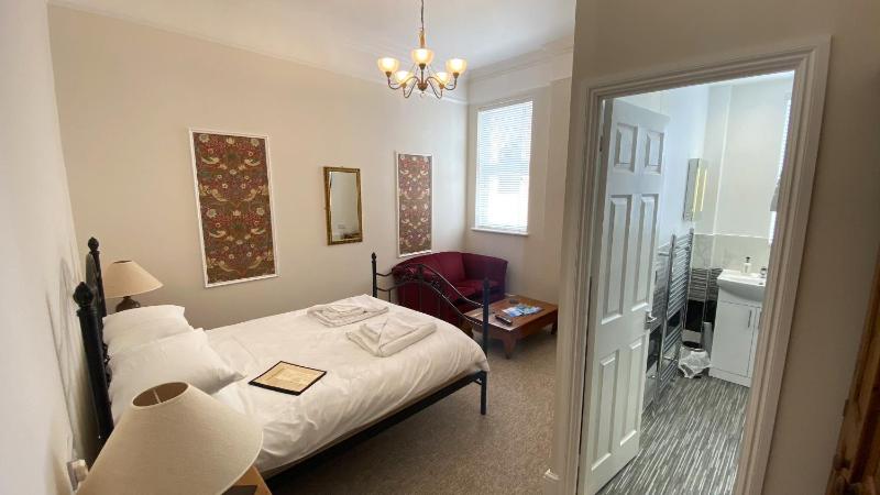 Double Room image 1