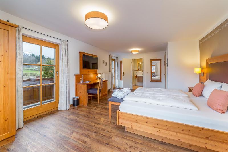 Superior Double Room image 3