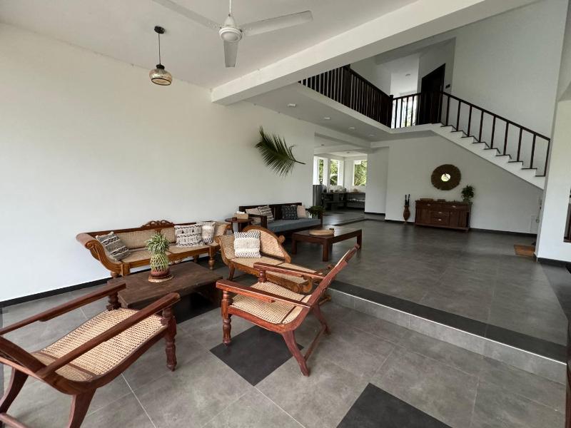 Shades Hotel & Villa - image 9