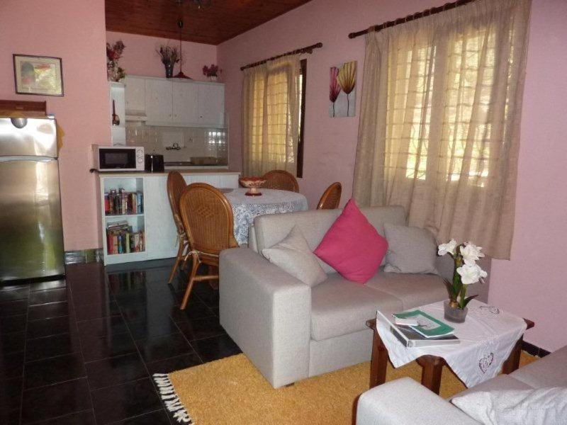 Nikatsas Cottage No 2 - image 21