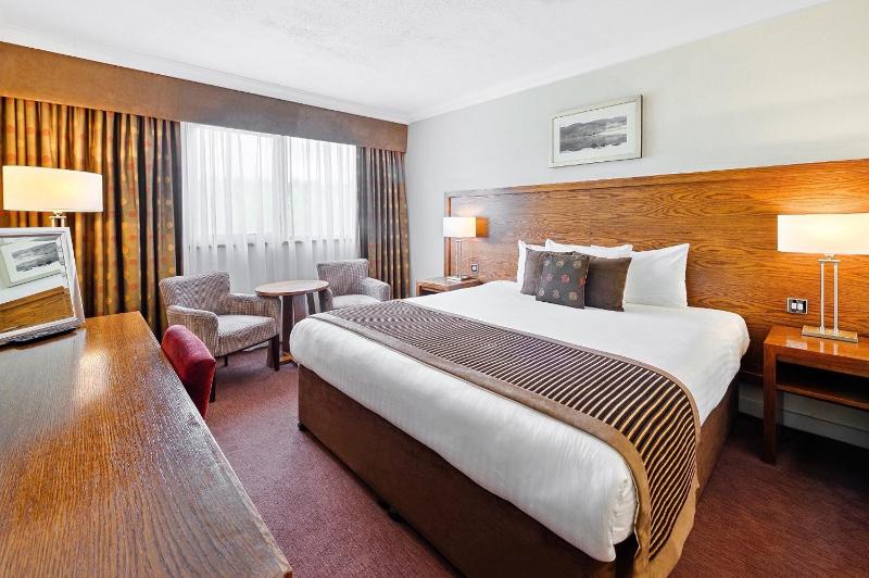 Standard King Room image 1