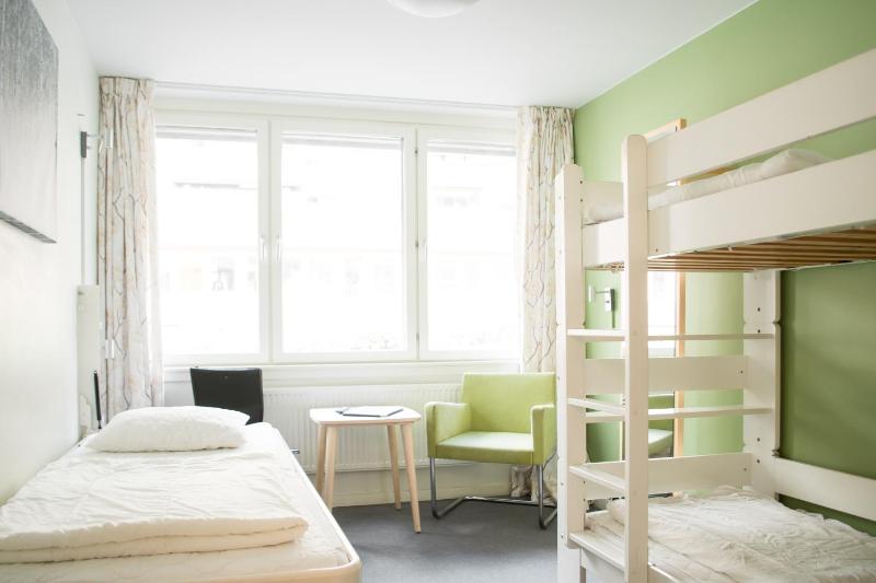Triple Room with Shared Bathroom image 1