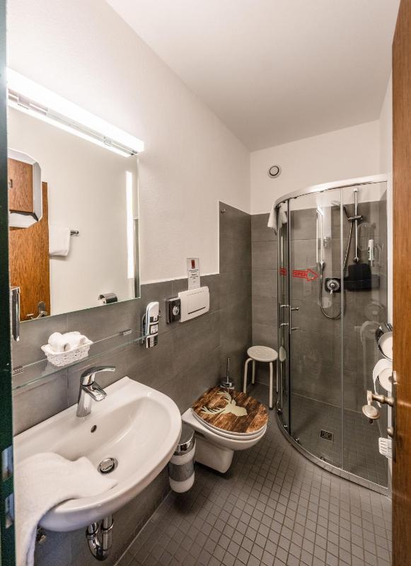 Double Room image 1