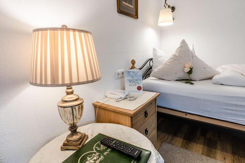 Single Room image 4