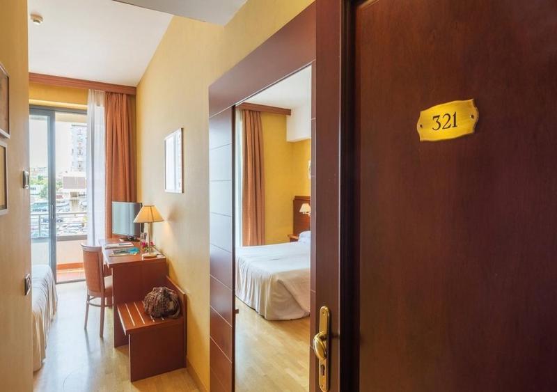 Classic Double or Twin Room image 3
