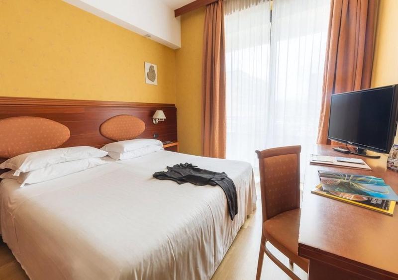 Classic Double or Twin Room image 1