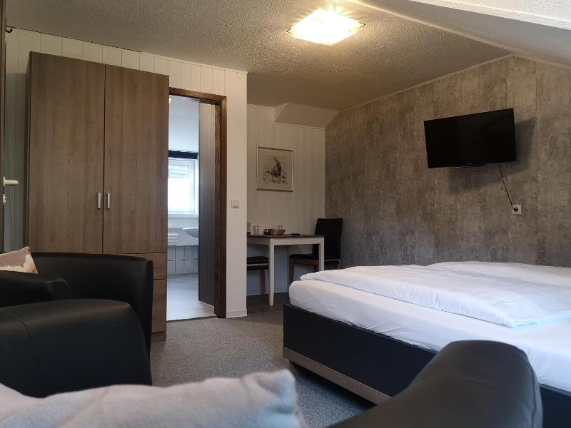 Standard Double Room image 2