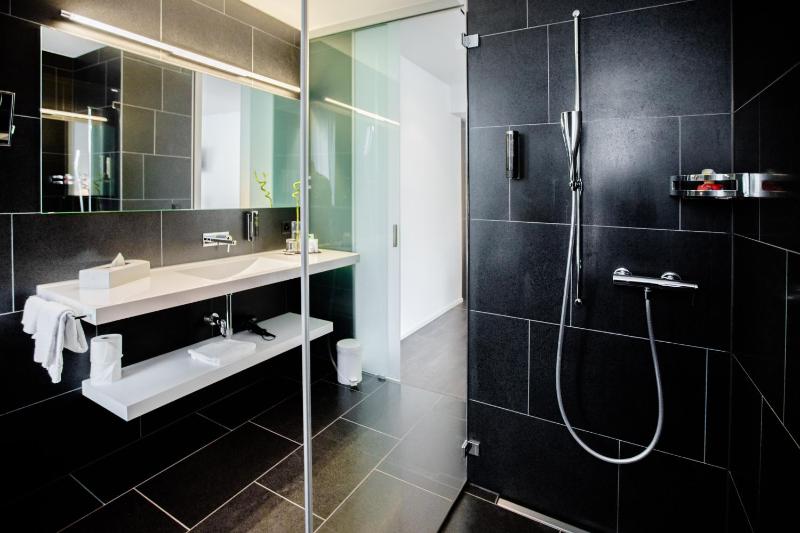 Superior Double Room image 3