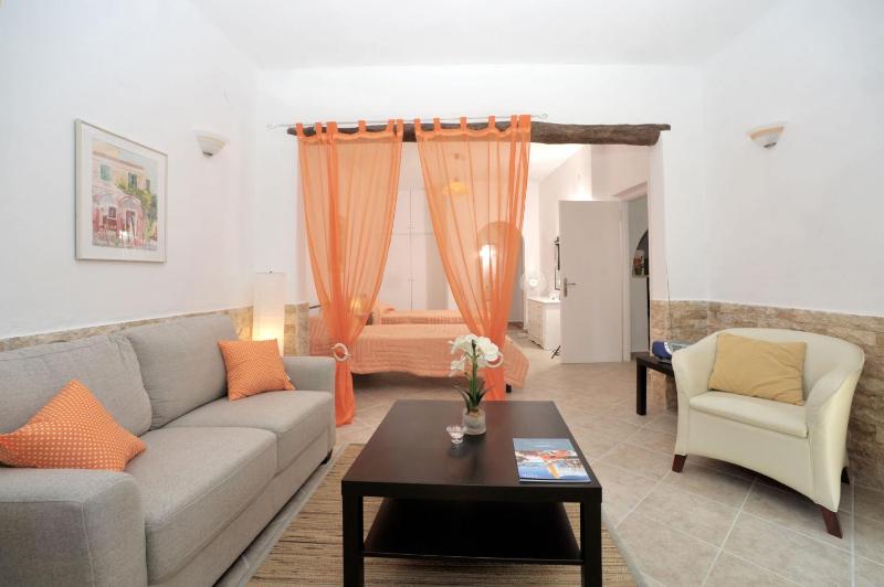 Nikatsas Apartment No 4 - image 14
