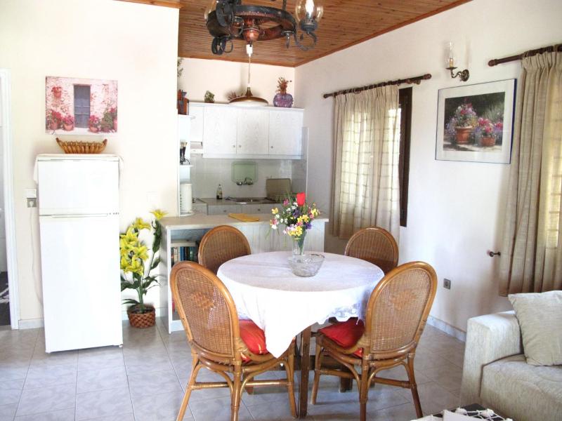 Nikatsas Cottage No 3 - image 14