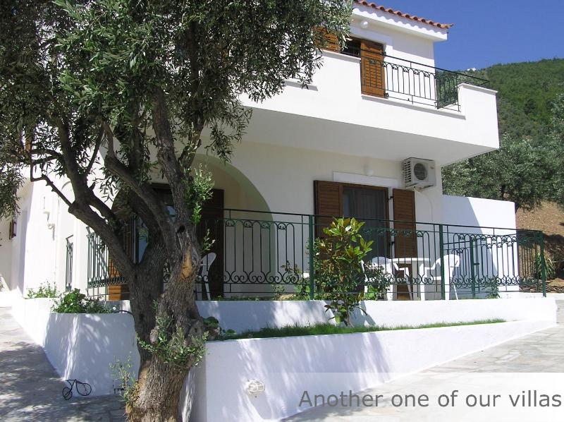 Eye Q Resort Seaview - image 40