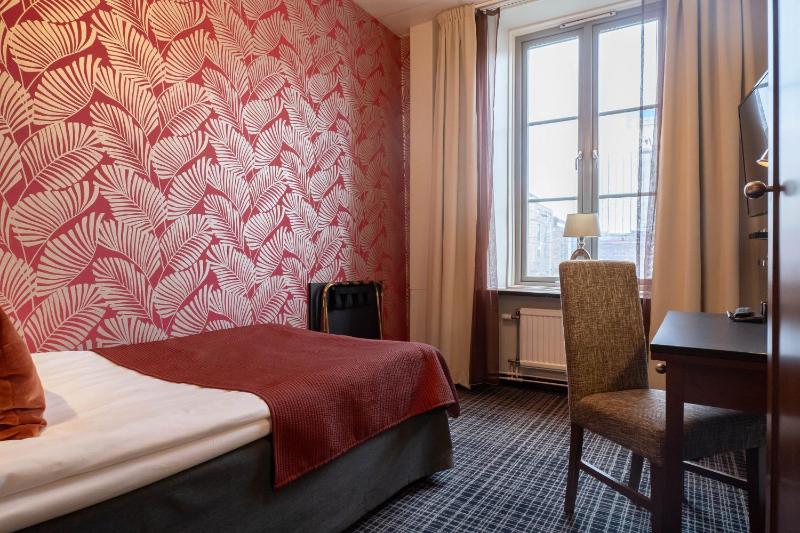 Classic Single Room image 3