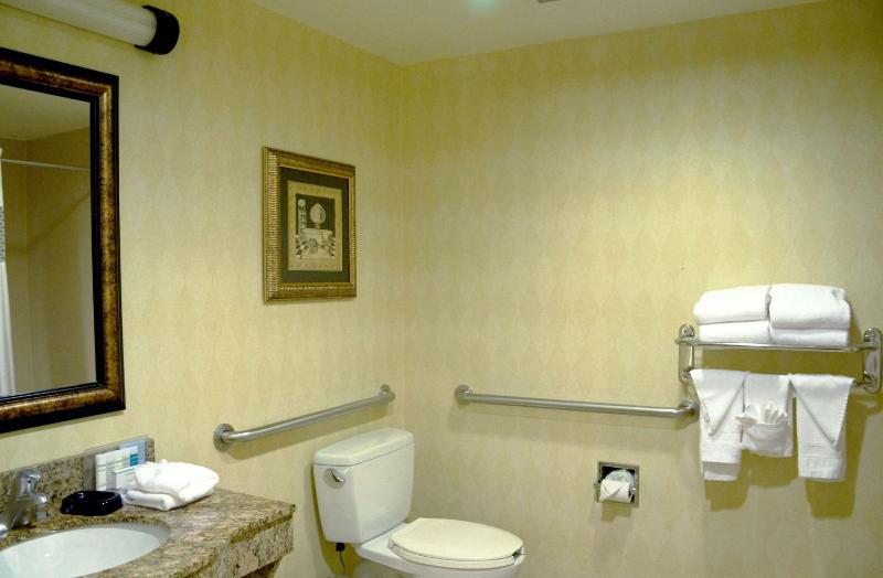 Room with Two Queen Beds - Non-Smoking image 2