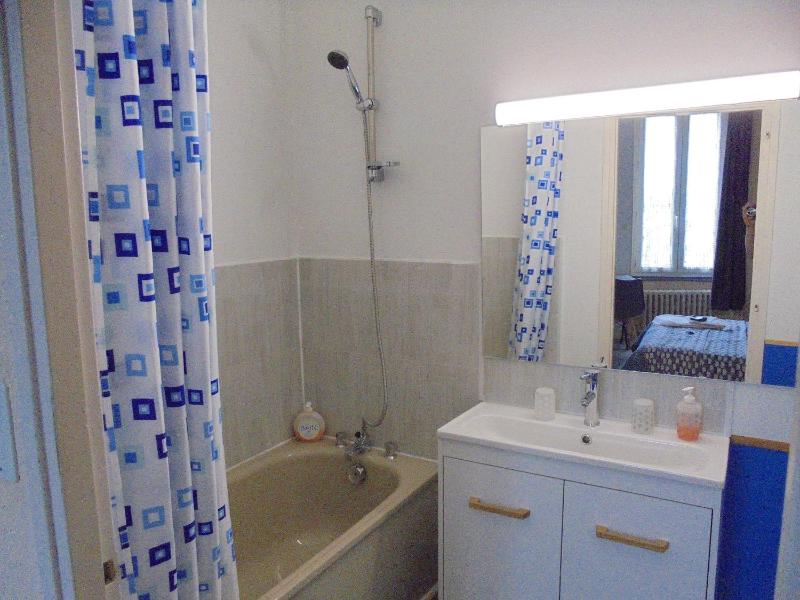Quadruple Room with Three Beds (2 Adults + 2 Children) image 4
