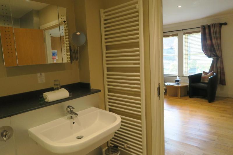 Deluxe Double Room image 2