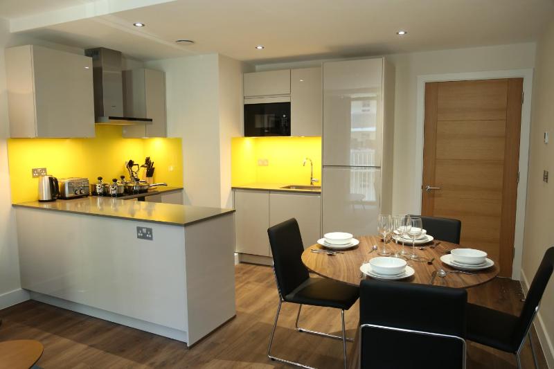 One-Bedroom Apartment image 3