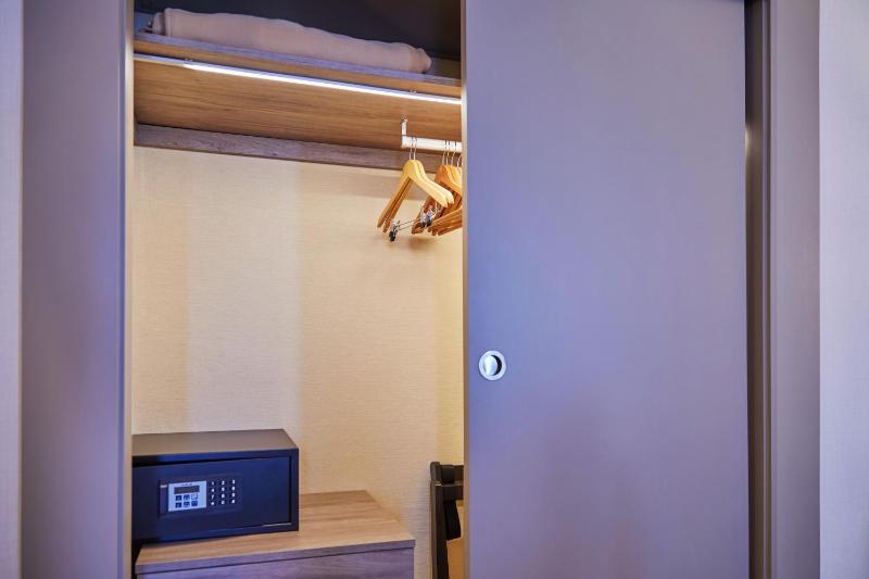 Comfort Triple Room image 3