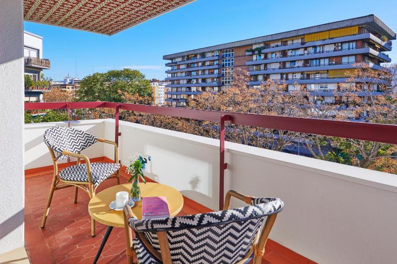 Comfort Double Room with terrace and city views image 4