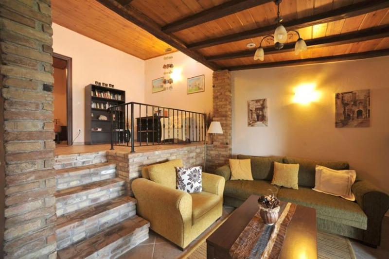 Nikatsas Apartment No 5 - image 19