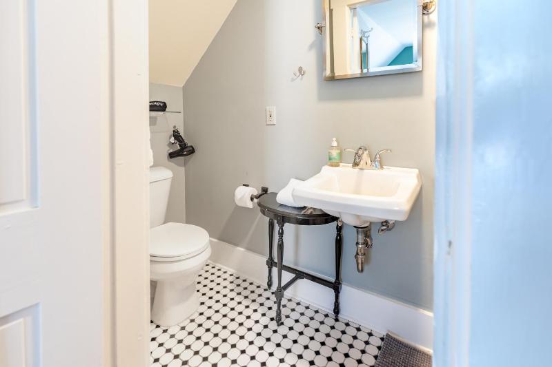 King Room with Mountain View image 2
