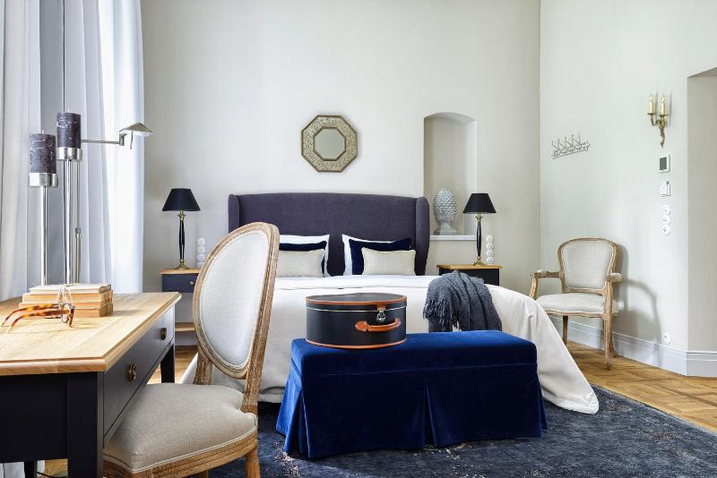 Superior Double Room with Bath image 2
