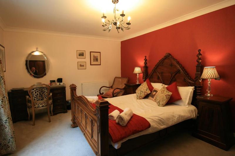 King Room with Lake View image 1