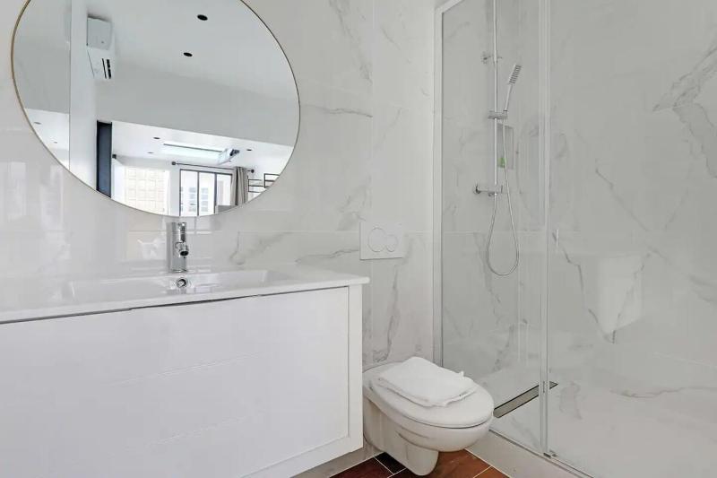 Magnificent loft near Porte Versailles & Champs de Mars - image 9
