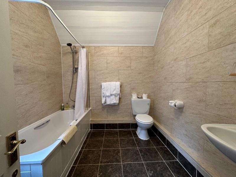 Standard Double Room image 4