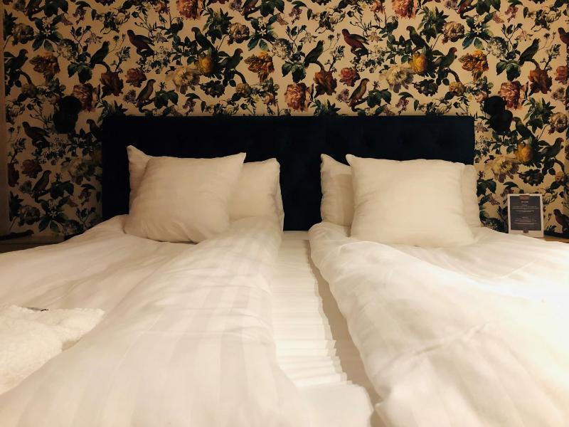 Small Double Room image 3