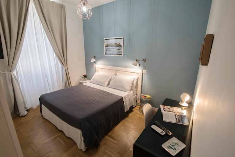 Double Room image 1