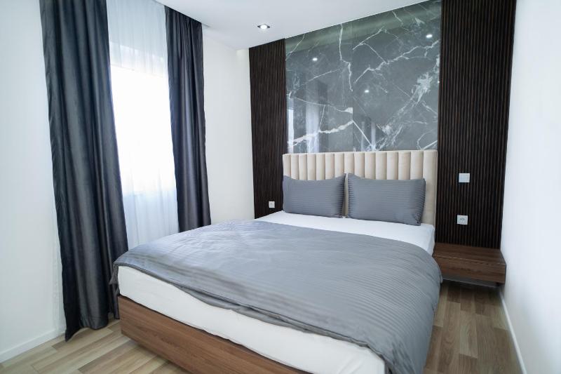 One-Bedroom Apartment image 1