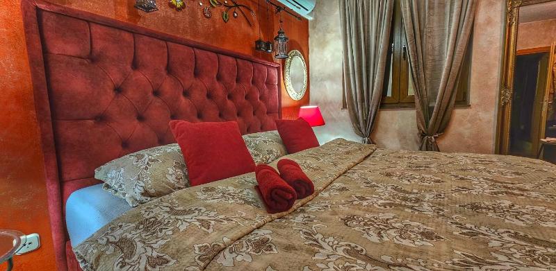 Double Room with Private Bathroom image 3