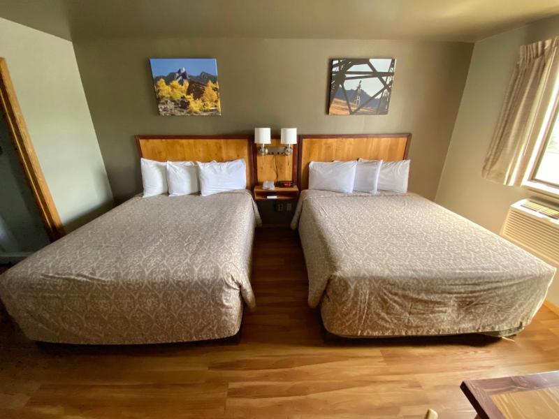 Double Room image 3