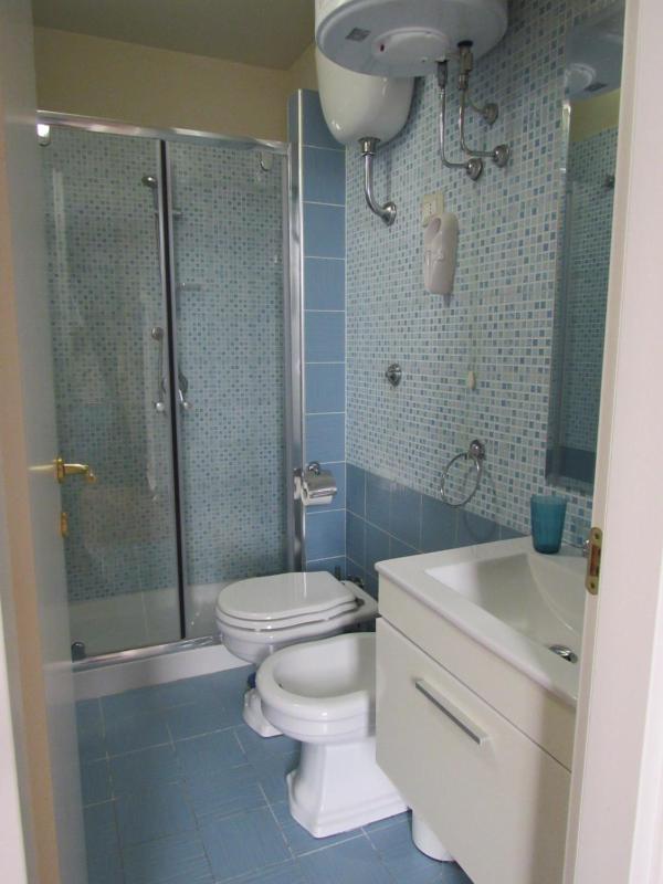 Triple Room with Private Bathroom image 3