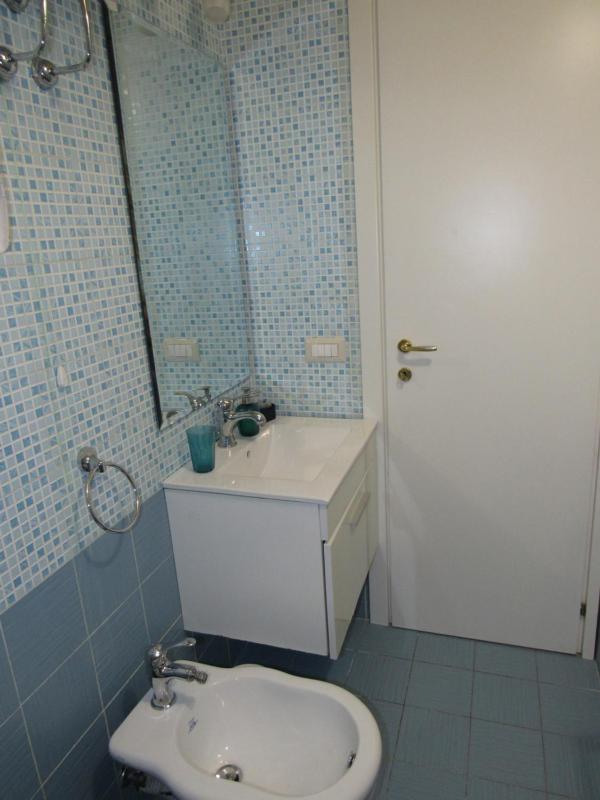 Triple Room with Private Bathroom image 2