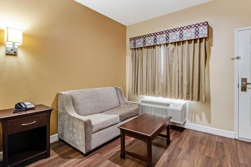 Americas Best Value Inn Houston at FM 529 - image 9