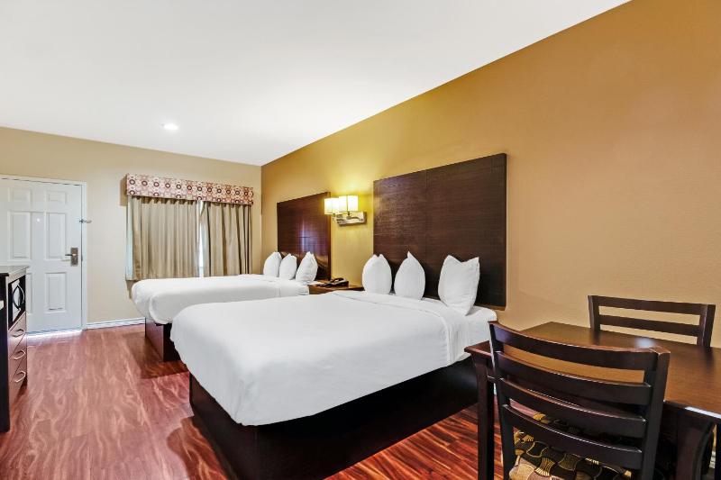 Americas Best Value Inn Houston at FM 529 - image 5