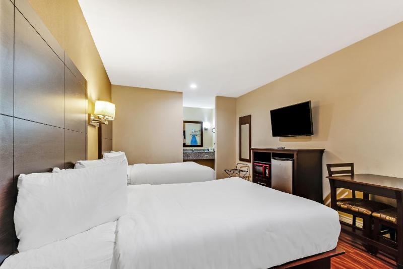Americas Best Value Inn Houston at FM 529 - image 4