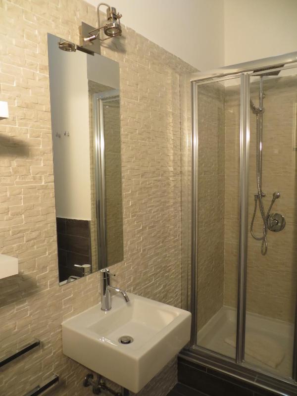 Double Room with Private Bathroom image 1