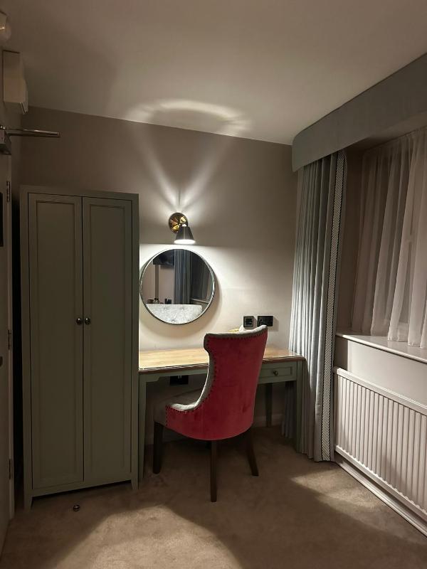 Twin (Two 3ft Beds) / Superking Room (No Pets) image 2