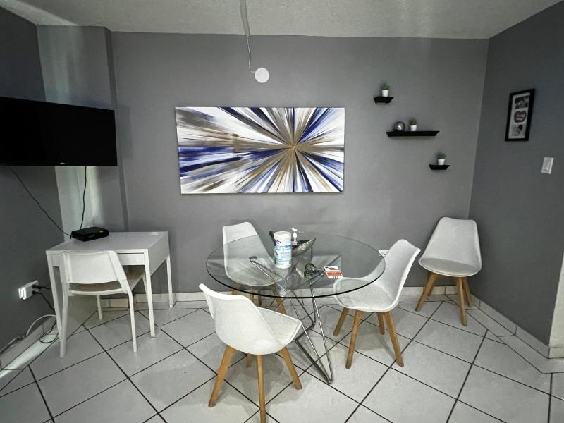 Studio Apartment image 3