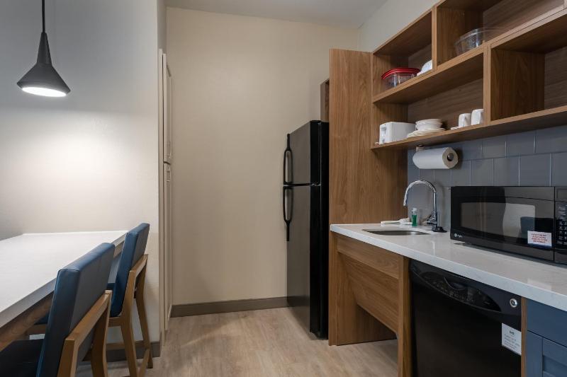 King Studio Suite image 3