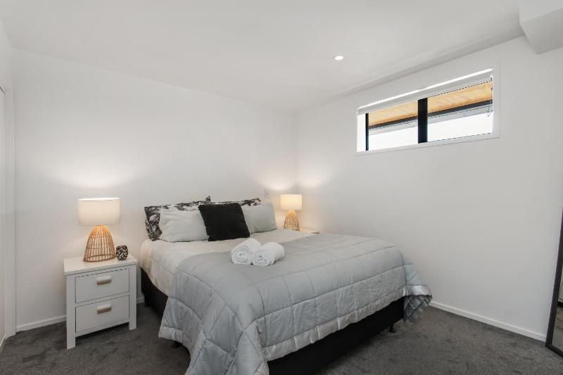 Affordable Apartment Hagley Park Super Fast Wifi - image 7