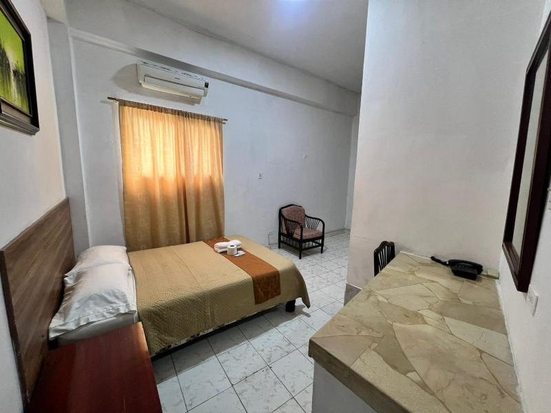 Atlantic Suites Hotel - image 10