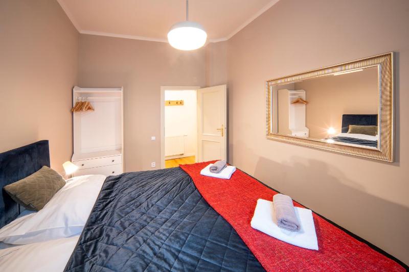 Downtown - Apart Hotel Zborovska - image 5