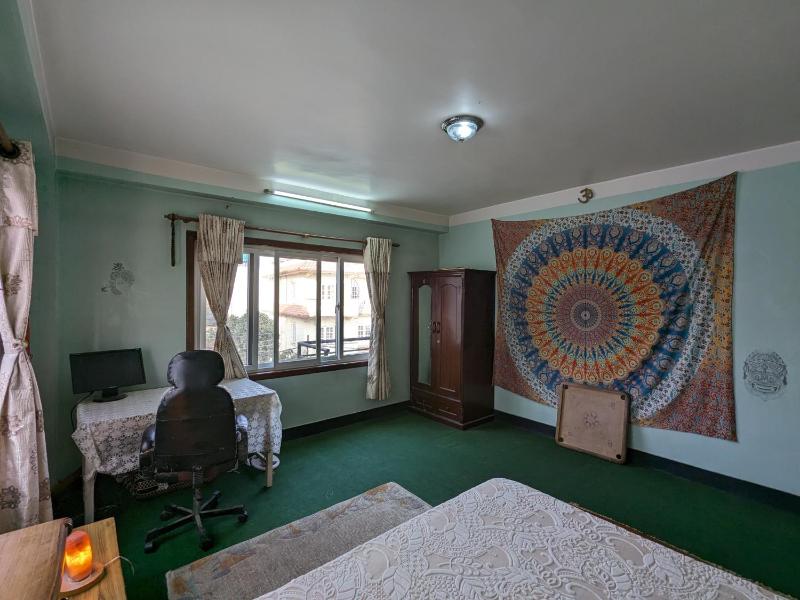Family Home with Rooftop access and Mountain View - image 10
