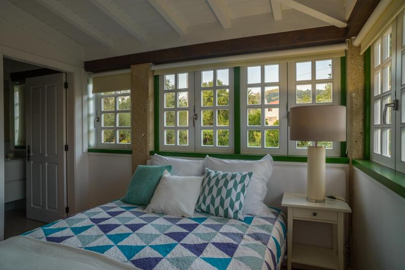 Three-Bedroom House image 4