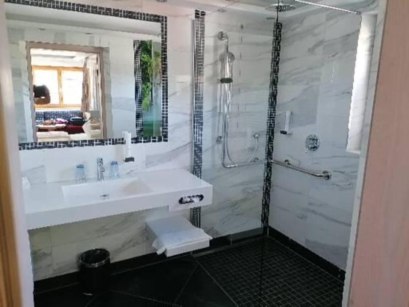 Triple Room - Disability Access image 3